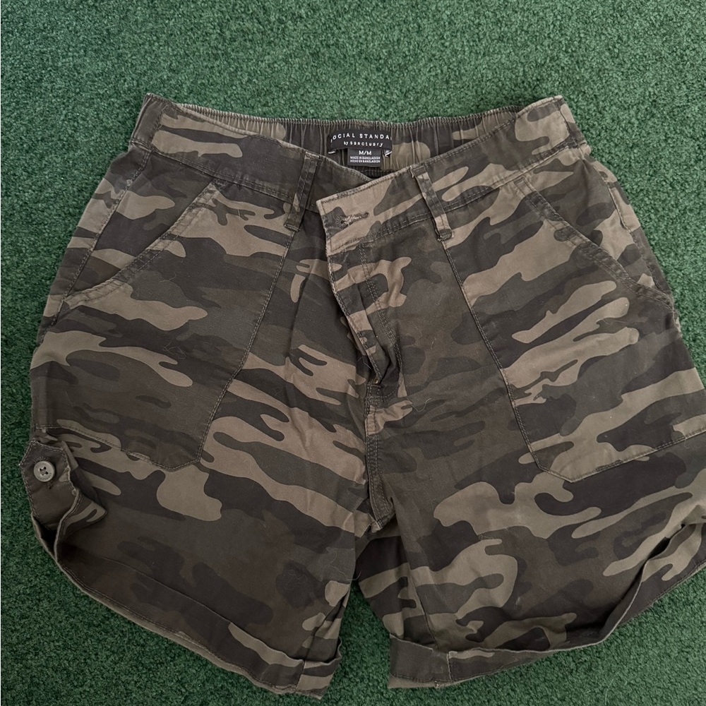 Sanctuary Green Cargo Shorts Relaxed Fit